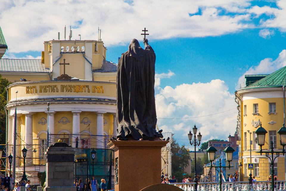 st vladimir statue